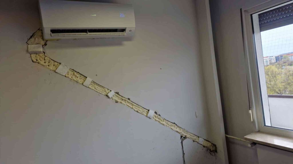 Montaż klimatzacji split Haier w mieszkaniu z wielkiej płyty