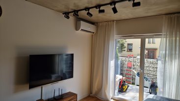 Klimatyzator ścienny Haier Flexis Plus White Matt